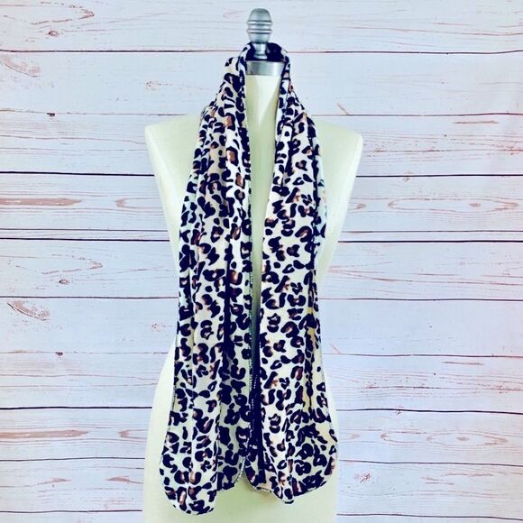 SCARF 🧣 Leopard print - Picture 2 of 3